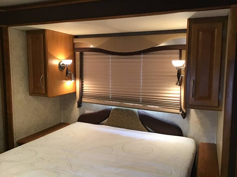 2004 Fleetwood RV Pace Arrow 36B / 36ft
