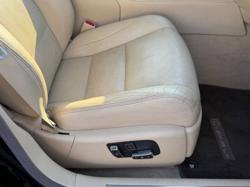 2015 Lexus LS 460