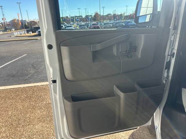 2025 Chevrolet Express 2500