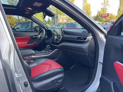 2022 Toyota Highlander XSE