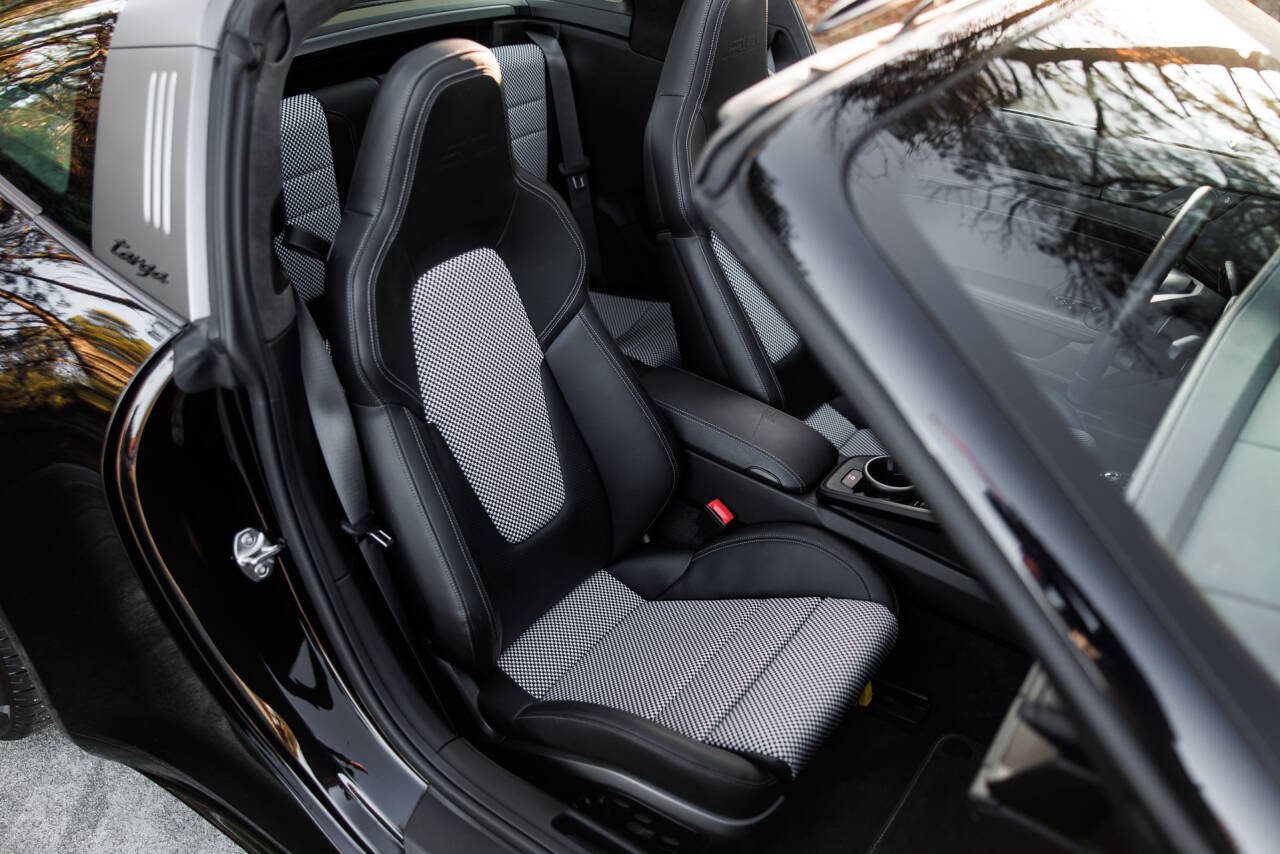 2022 Porsche 911 18