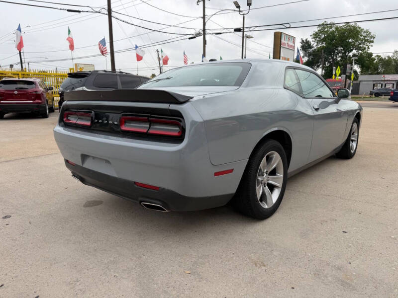 2021 Dodge Challenger SXT