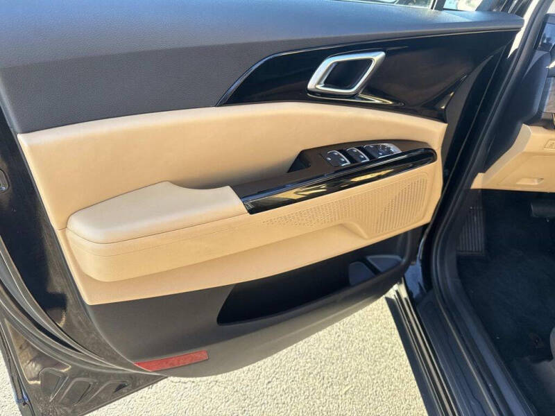 2023 Kia Carnival EX