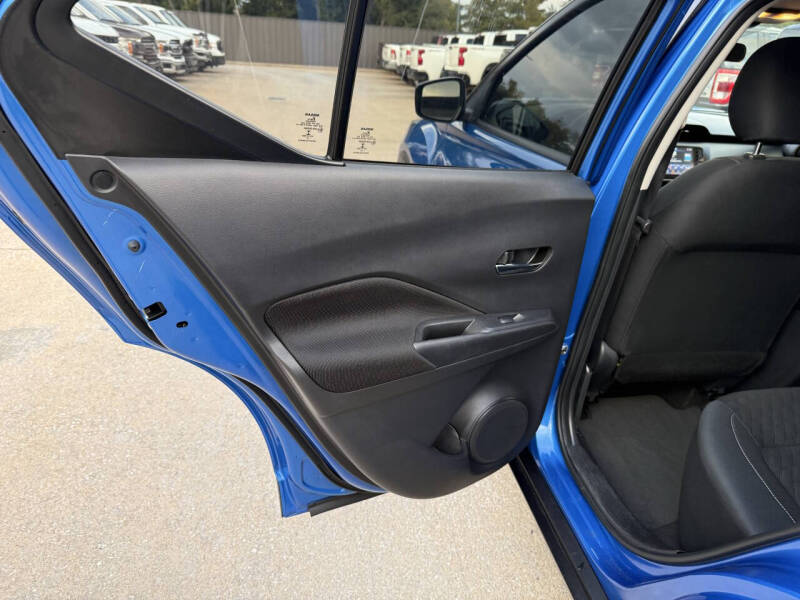 2022 Nissan Kicks SV