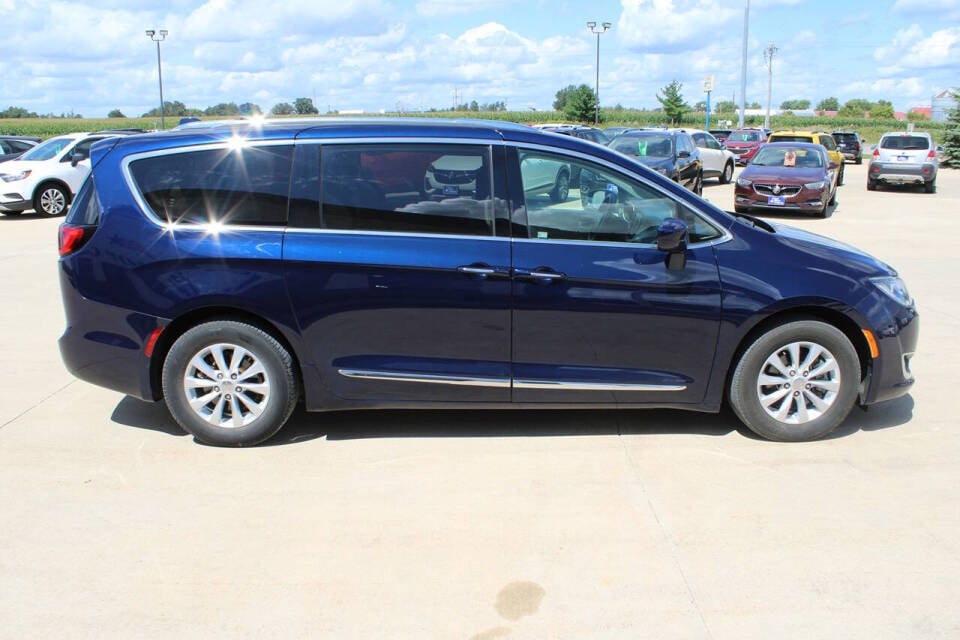 2018 Chrysler Pacifica for sale at Cresco Motor Company in Cresco, IA