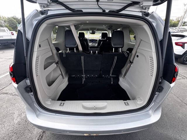 2024 Chrysler Pacifica Touring L