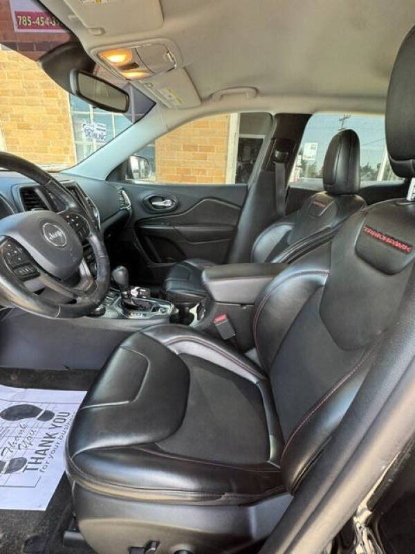 2020 Jeep Cherokee Trailhawk