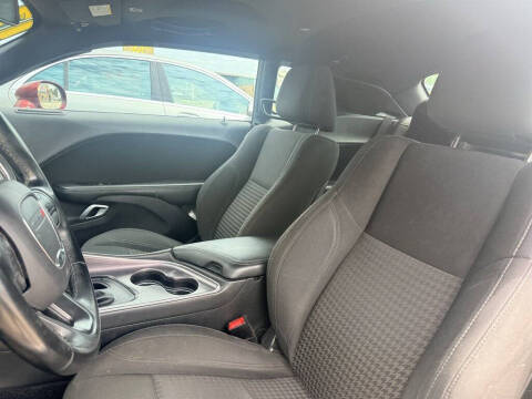 2017 Dodge Challenger SXT