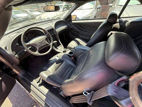 2004 Ford Mustang GT Deluxe