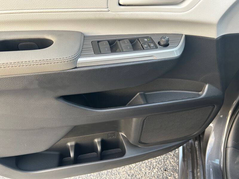 2025 Toyota Sienna LE 8-Passenger