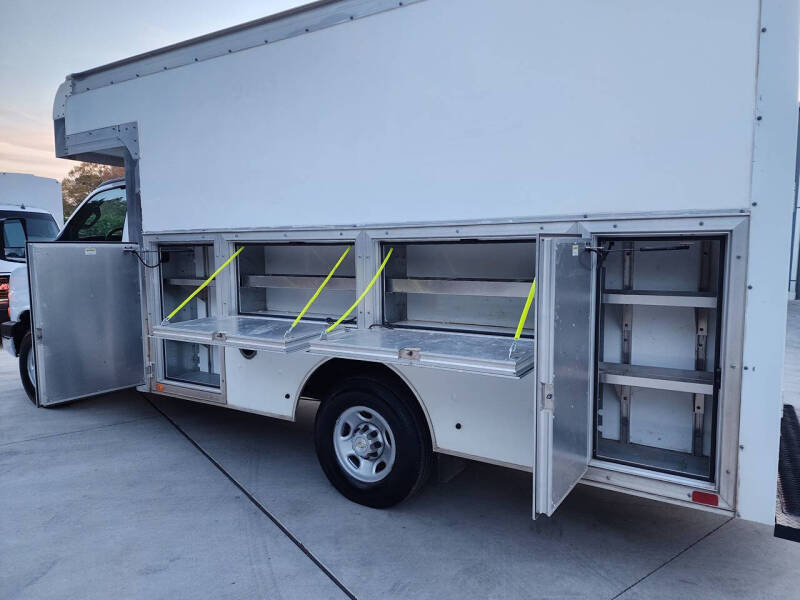 2023 Chevrolet Express 3500