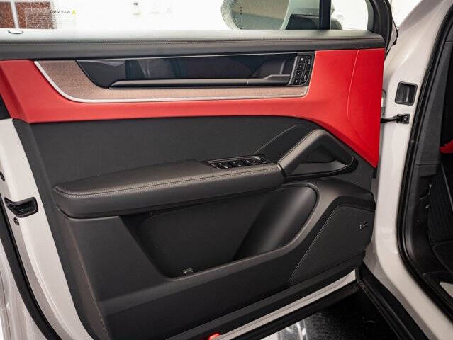 2025 Porsche Cayenne Coupe