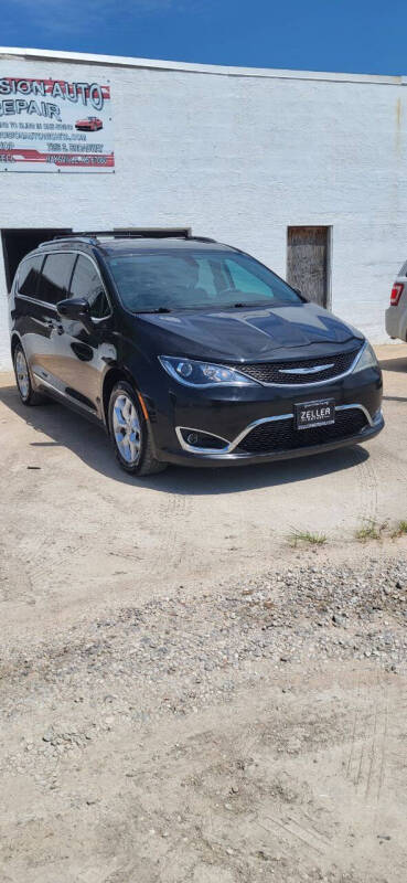 2017 Chrysler Pacifica Touring-L Plus