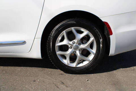 2018 Chrysler Pacifica Touring L Plus