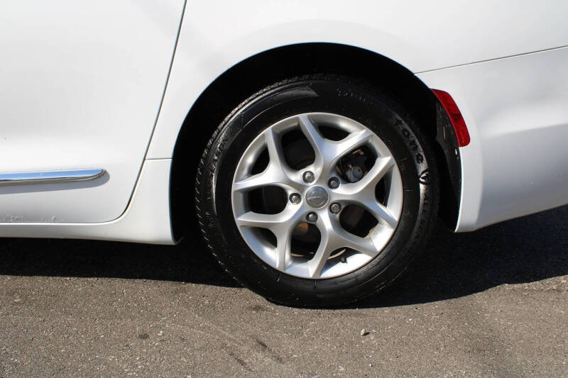 2018 Chrysler Pacifica Touring L Plus