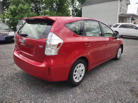 2012 Toyota Prius v Five