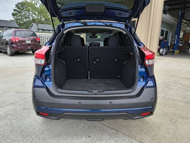 2020 Nissan Kicks SR