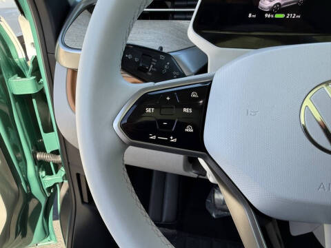 2025 Volkswagen ID. Buzz Pro S Plus 4Motion