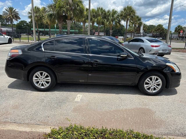 2011 Nissan Altima 18