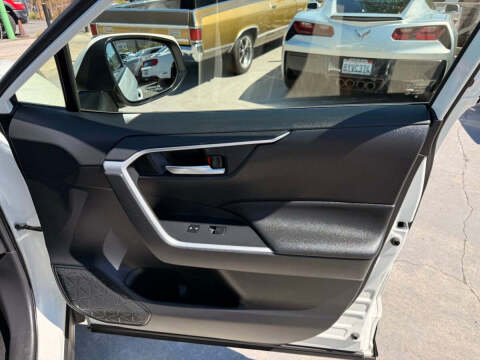 2022 Toyota RAV4 Hybrid XLE Premium