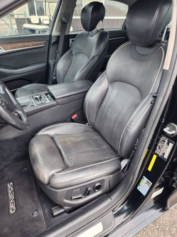 2015 Hyundai Genesis