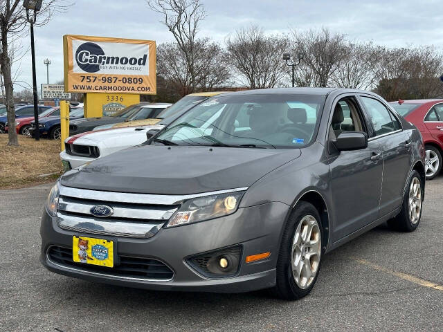 2011 Ford Fusion SE's photo