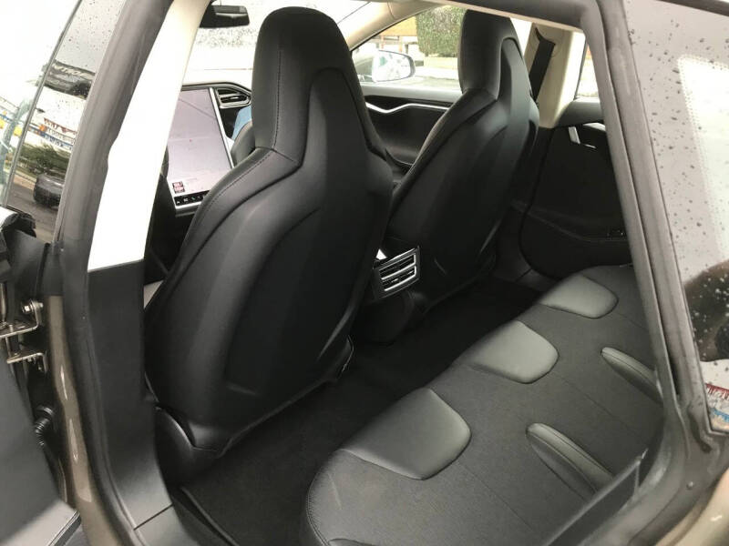2015 Tesla Model S 70D