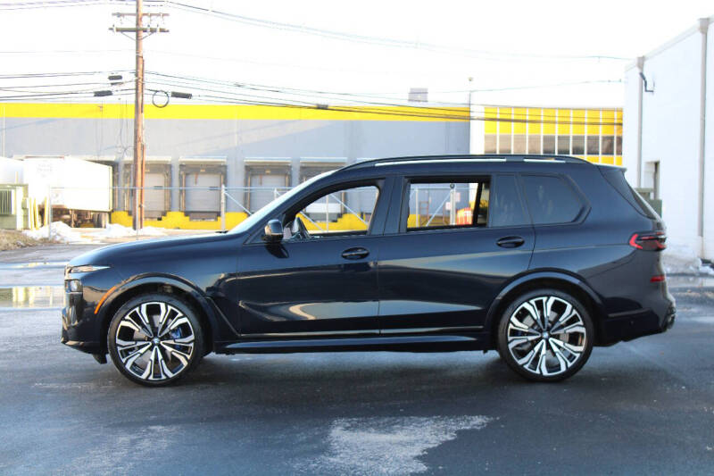 2023 BMW X7 M60i