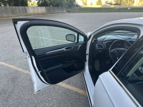 2017 Ford Fusion Hybrid SE