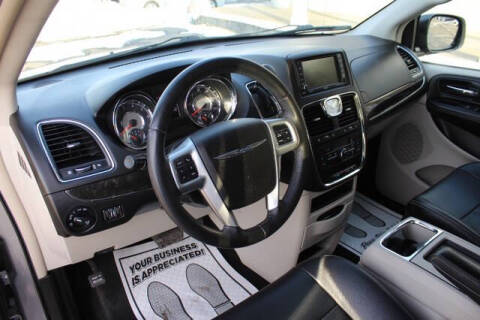 2013 Chrysler Town and Country Touring