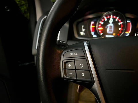 2016 Volvo XC60 T6 Drive-E