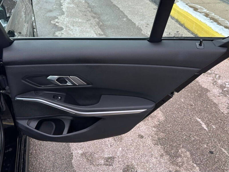 2023 BMW 3 Series 330i