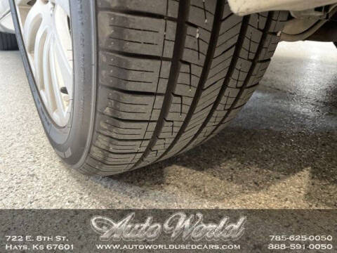 2013 Buick Regal Premium 1