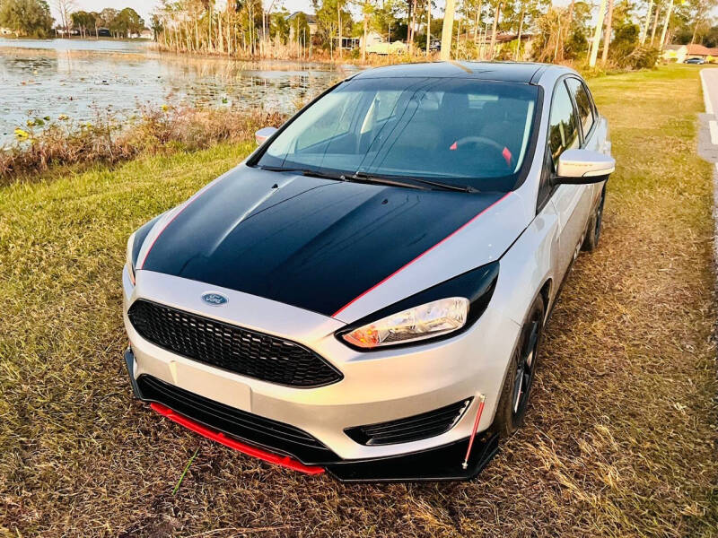 2016 Ford Focus SE photo 17