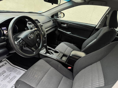 2017 Toyota Camry Hybrid LE