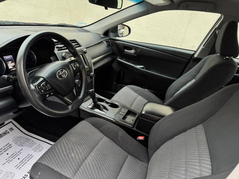 2017 Toyota Camry Hybrid LE