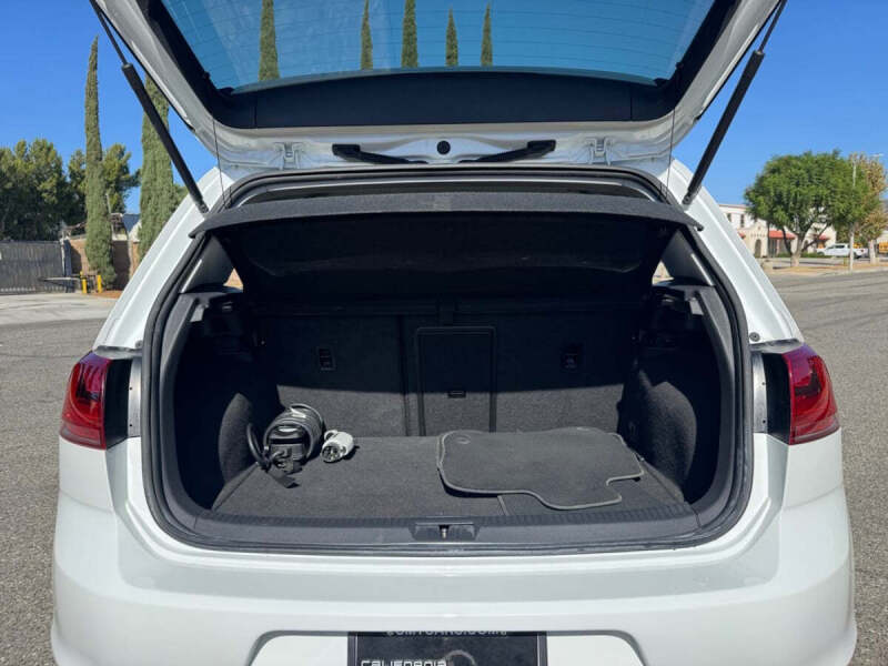 2016 Volkswagen e-Golf SE