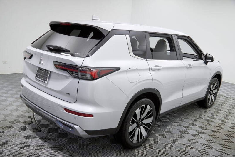 2026 Mitsubishi Outlander SE