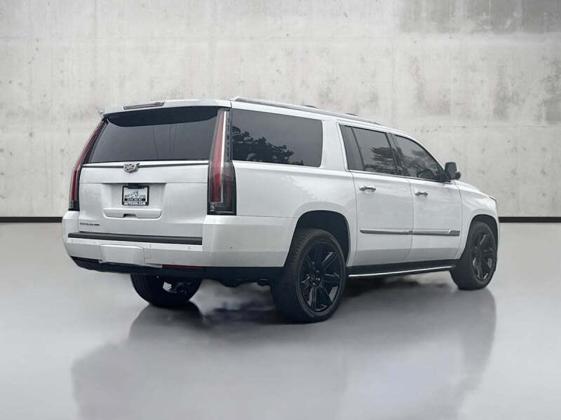 2020 Cadillac Escalade ESV Luxury