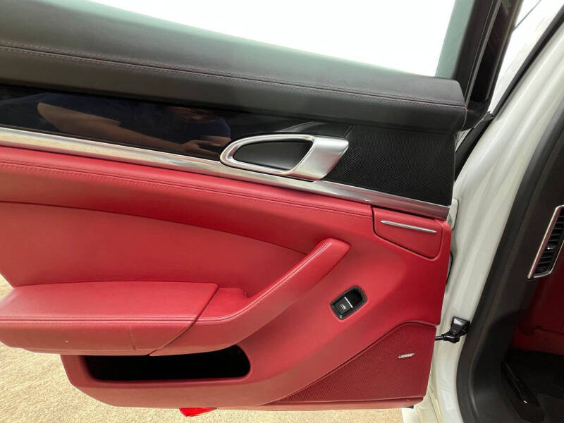 2014 Porsche Panamera 4