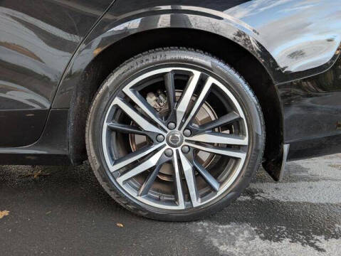 2020 Volvo V60 T5 R-Design