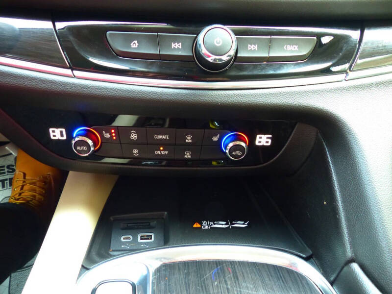 2023 Buick Enclave Essence