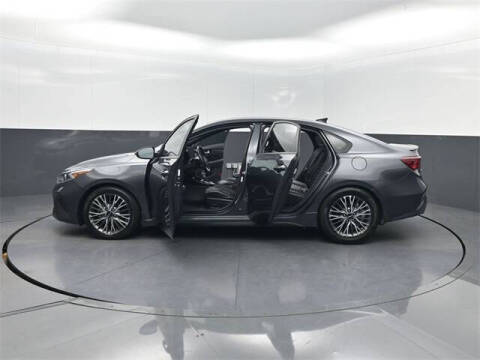 2022 Kia Forte GT Line