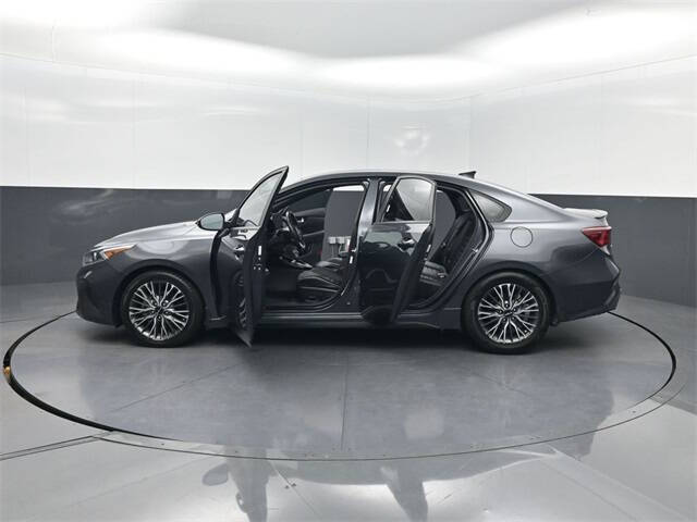 2022 Kia Forte GT Line