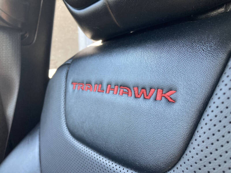 2022 Jeep Cherokee Trailhawk