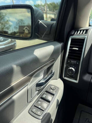 2017 RAM 1500 SLT