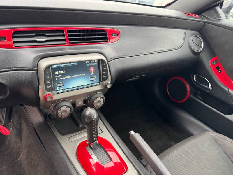 2015 Chevrolet Camaro 1LT photo 13