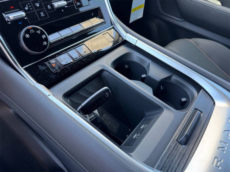 2025 Nissan Armada SL