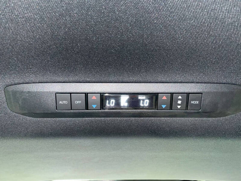 2025 Toyota Sienna XSE 7-Passenger