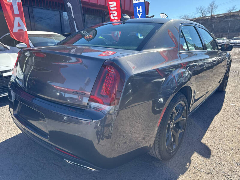 2023 Chrysler 300 Touring